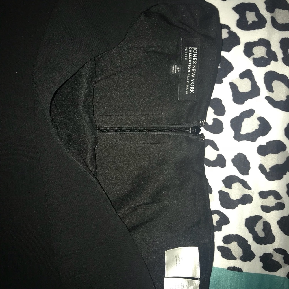 Black skirt - Picture 3 of 4